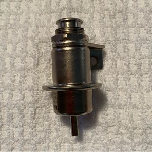 -Delphi 1993-2000 Fuel Pressure Regulator for Buick/Chevrolet/Oldsmobile/Pontiac